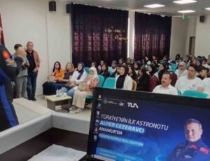 Türkiye’nin ilk astronotu Alper Gezeravcı, Anamur’da öğrencilerle buluştu