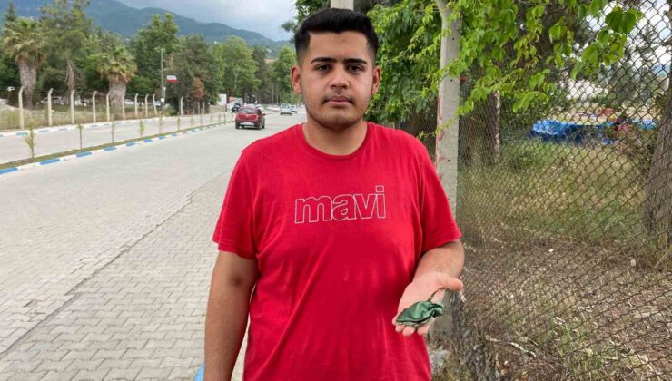 Yerde bulduğu 40 bin TL’lik altını sahibine teslim etti