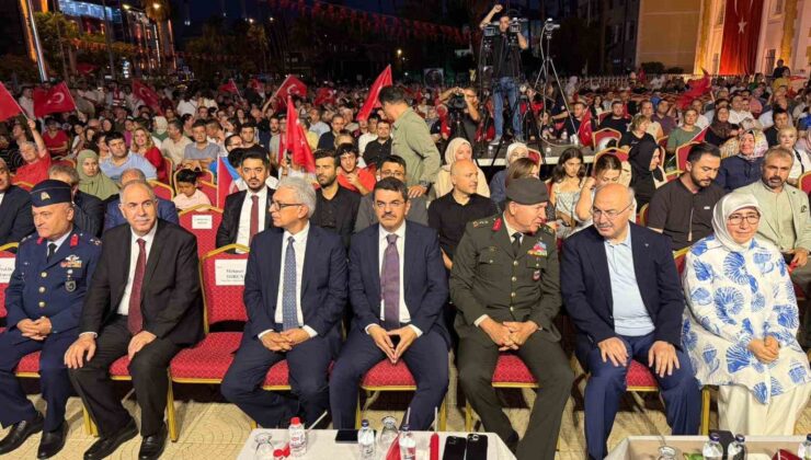 Adana’da ‘15 Temmuz Demokrasi ve Birlik Günü’ nöbeti tutuldu, şehitler anıldı