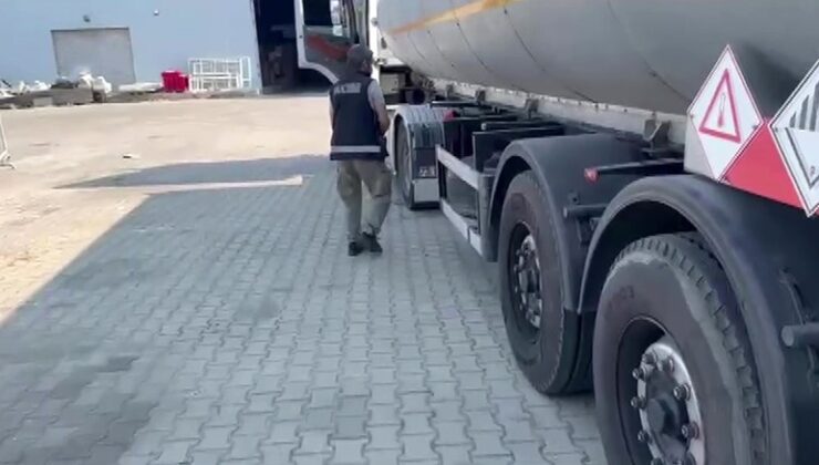 Akaryakıt tankerinden binlerce paket kaçak sigara çıktı