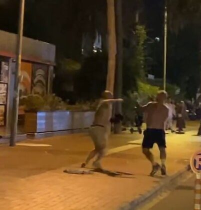 Alanya’da Rus turistlerin yumruklu kavgası kamerada