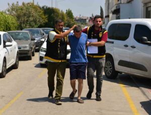 Annesini sopayla öldüren evlat tutuklandı