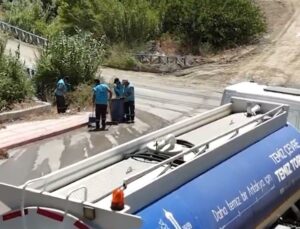 Antakya’da yangından etkilenen bölgelerde hummalı temizlik çalışması