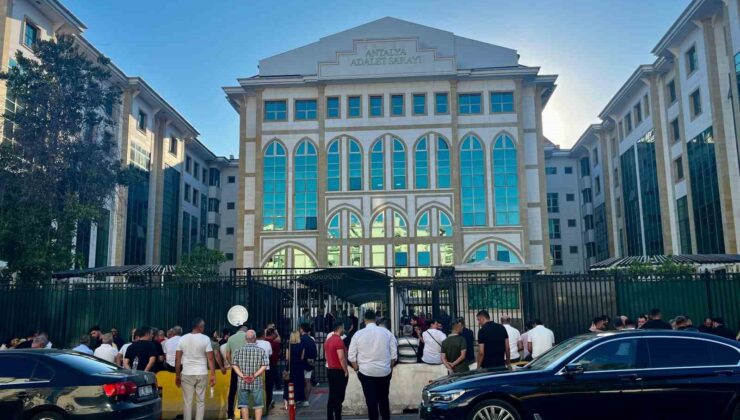 Antalya Büyükşehir Belediye Başkanı Böcek tutuklandı