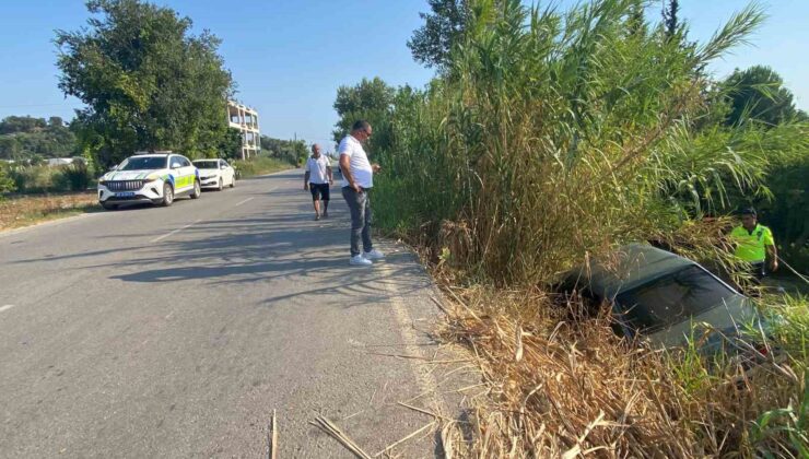 Antalya’da otomobil şarampole uçtu: Anne ve kızı yaralandı