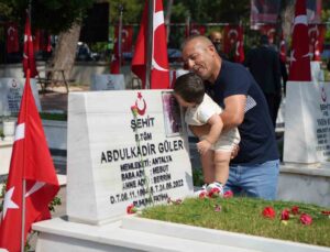 Antalya’da şehit annelerinin gözüyaşlı duaları 15 Temmuz’un acısını tazelendi