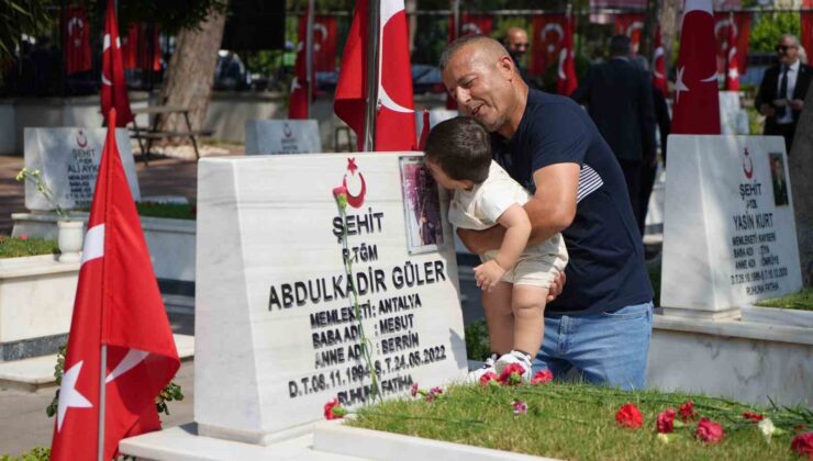 Antalya’da şehit annelerinin gözüyaşlı duaları 15 Temmuz’un acısını tazelendi