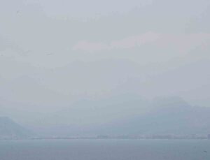Antalya’nın simgesi Beydağları nem bulutu arasında kayboldu