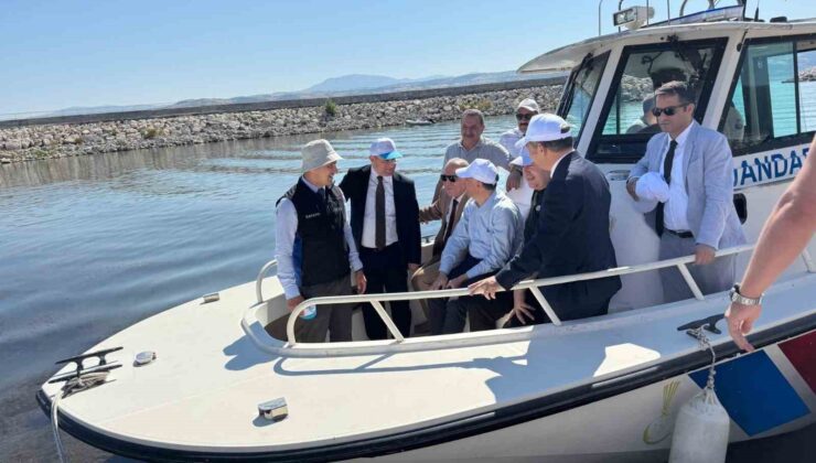 Bakanlık heyeti, Eğirdir Gölü’nde çevre sorunlarını yerinde inceledi
