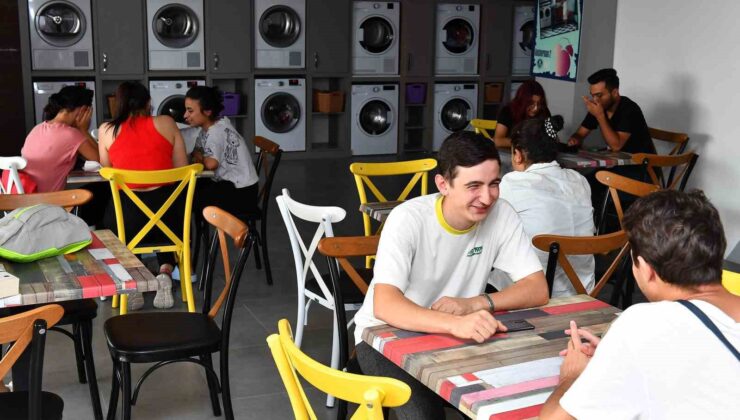 Başkan Seçer:  “Gençler, hayallerinizi birlikte gerçekleştirmek için sizleri Mersin’e bekliyoruz”