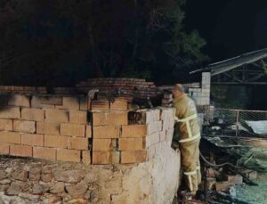 Burdur’da ağılda çıkan yangında 10 küçükbaş hayvan telef oldu
