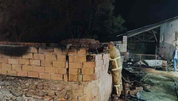 Burdur’da ağılda çıkan yangında 10 küçükbaş hayvan telef oldu