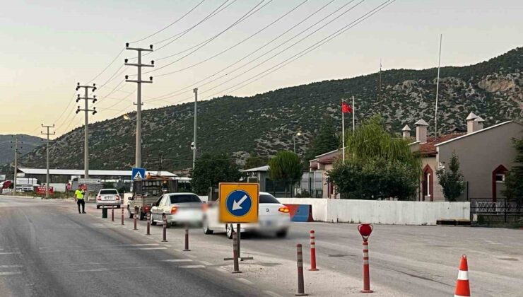 Burdur’da tarifesiz yolcu taşımacılığına yönelik denetimlerde 15 araç trafikten men edildi