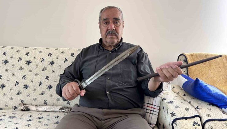 Dedesinin savaşta, hayatta kalmak için kullandığı 170 yıllık süngüyü torunlarına miras bırakacak