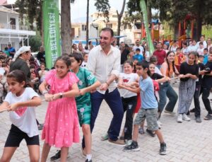 Defne Belediyesi’nin Harbiye Mahallesi’nde düzenlediği etkinlikte çocuklar gönüllerince eğlendiler