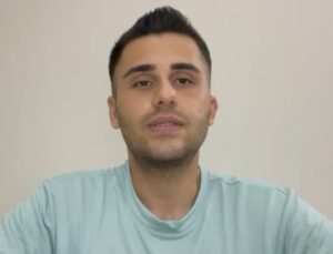 Depremde enkazdan çıkan genç, üniversiteden mezun olmasıyla adadığı kurbanın etini konteyner kentte dağıtarak yürekleri ısıttı