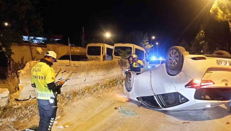 Duvara ve başka bir araca çarpıp takla attı, araçtan çıkıp kayıplara karıştı