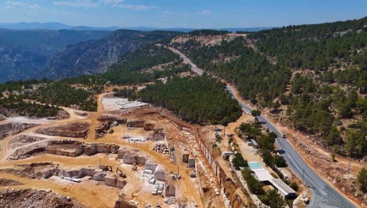 Gülnar’da 30 kilometrelik grup yolu yenileniyor