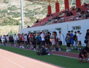 Isparta32spor seçmelerine ilk gün 300’e yakın genç katıldı