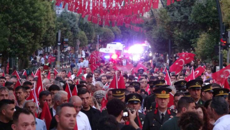 Isparta’da 15 Temmuz’un 9. yılında şehitler dualarla anıldı