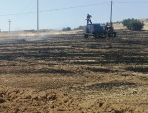 Isparta’da 30 dönümlük tarla yanarak kül oldu