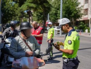 Isparta’da motosiklet denetiminde 137 sürücüye ceza