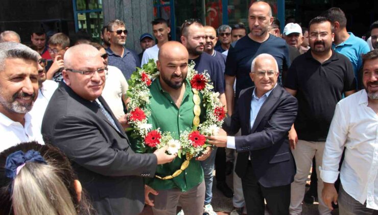 Kırkpınar Başpehlivanı Orhan Okulu baba ocağında coşku ile karşılandı