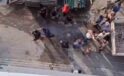 Korku dolu anlar: Yumrukların havada uçuştuğu kavgayı polis ayırdı