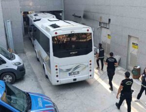 Manavgat Belediyesi’ndeki rüşvet, irtikap ve zimmet operasyonunda şüpheliler adliyeye sevk edildi
