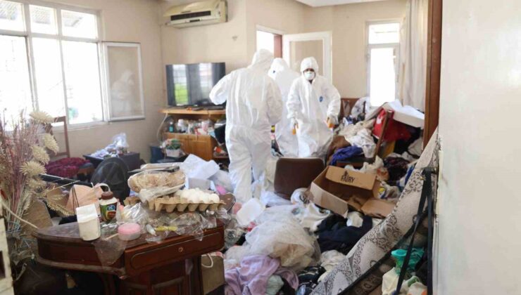 Mersin’de çöp ev üçüncü kez temizlendi, 6 ton çöp çıktı