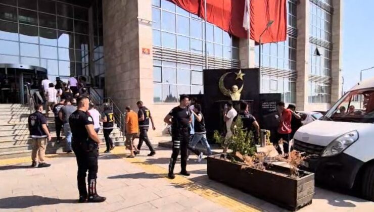 Mersin’deki fuhuş operasyonunda gözaltına alınan şüphelilerden 19’u tutuklandı