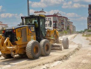 Tarsus’ta Bağlar Mahallesi’nde yol çalışmaları başladı