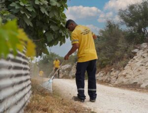 Tarsus’ta kırsal mahallelerde temizlik çalışmaları aralıksız sürdürülüyor