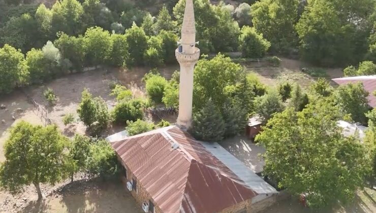 Tescilli tarihi cami geçmişin izlerini geleceğe taşıyor