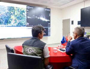 Vali Toros Yangın Yönetim Merkezinde incelemelerde bulundu