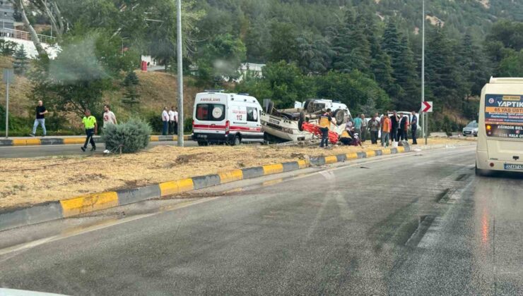 Yağmur nedeniyle kayganlaşan yolda minibüs devrildi: 1’i ağır 9 kişi yaralandı