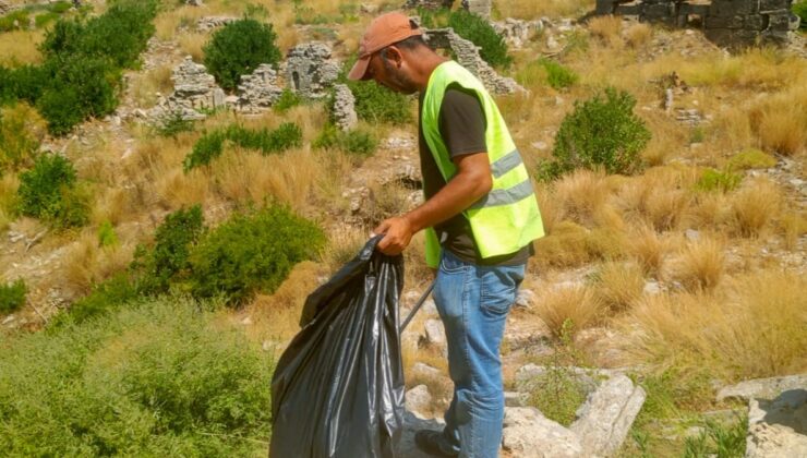 Manavgat Belediyesi’nden tarihi bölgelerde çevre temizliği