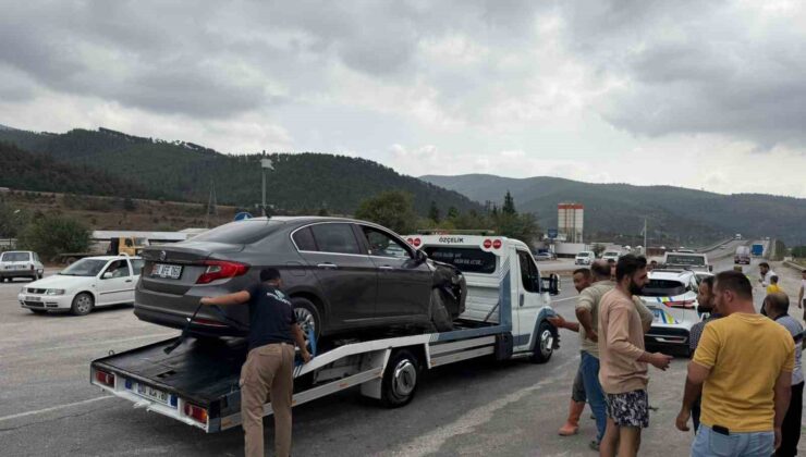 Osmaniye’de iki otomobil çarpıştı: 3 yaralı