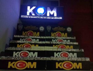 Otobüs zeminine zulalanmış 990 kaçak elektronik sigara ele geçirildi